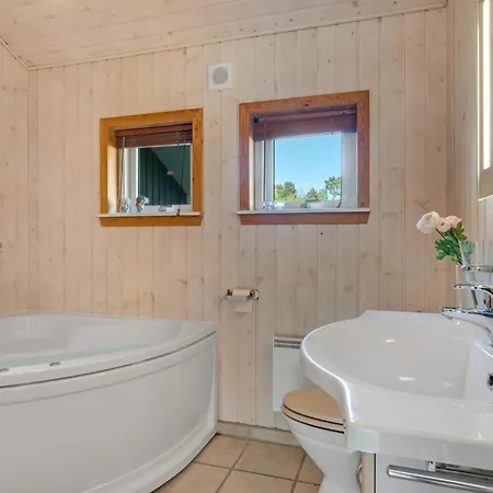 Fantastiskt Hem I Med Kök Semesterbostad *
