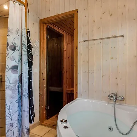 Gorgeous In With Kitchen 度假居