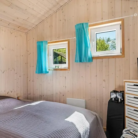 Fantastiskt Hem I Med Kök Semesterbostad