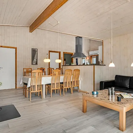 Holiday home Gorgeous In With Kitchen