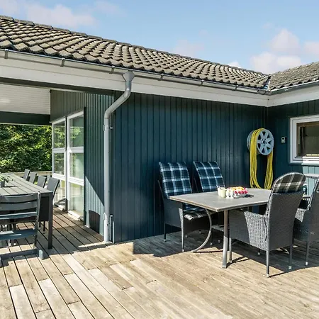 Gorgeous In With Kitchen Holiday home *